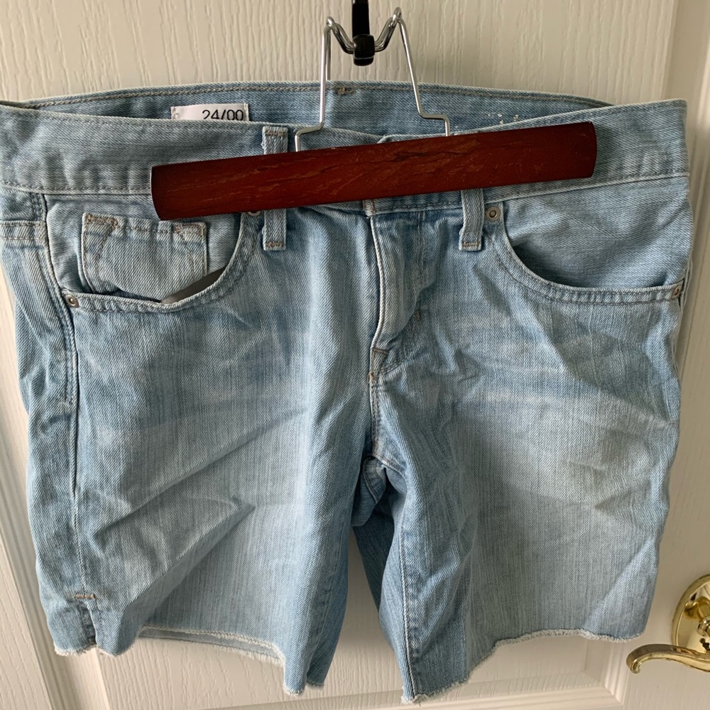 Gap jean shorts size 24